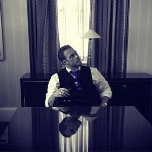 Meet your Posher, Gates